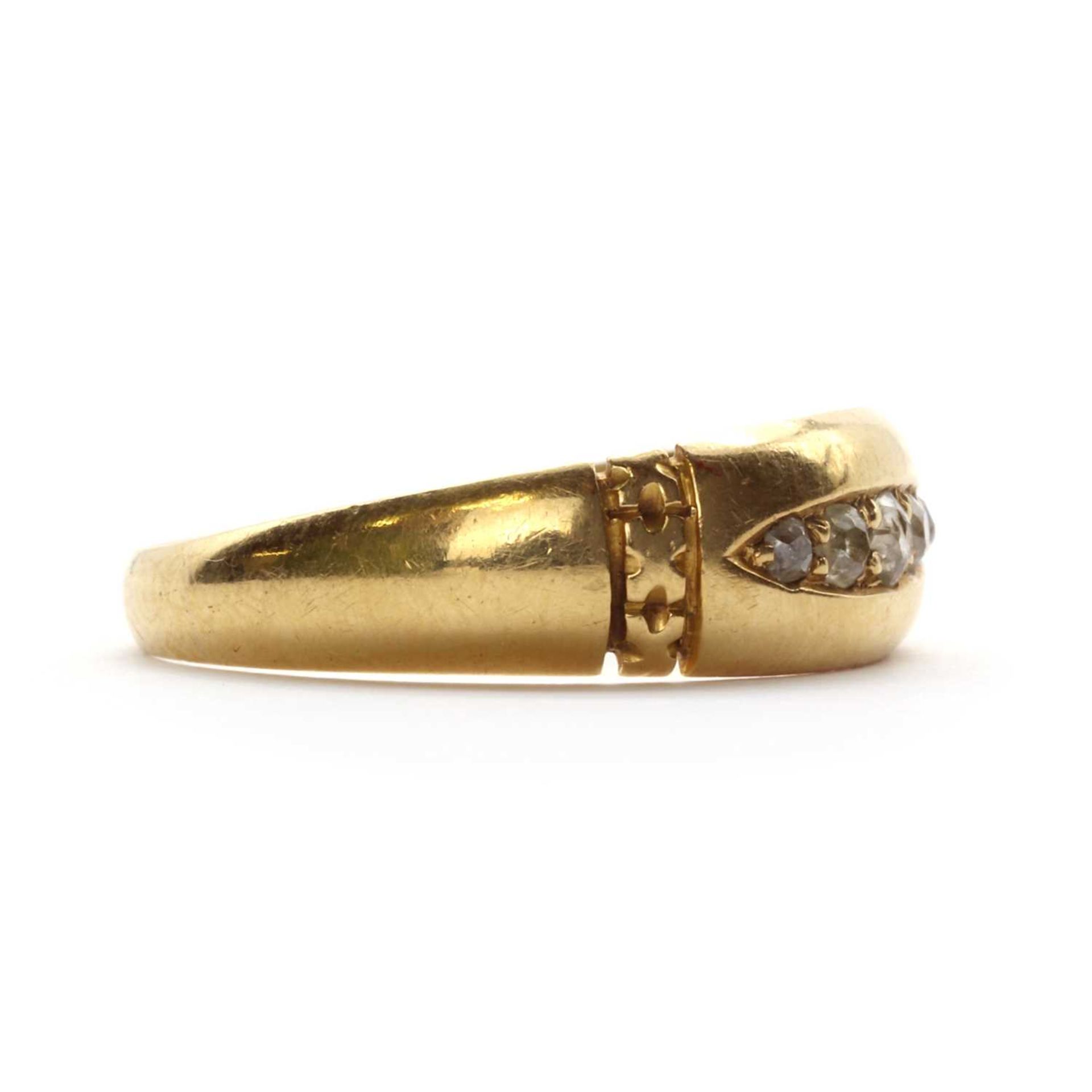 A Victorian 18ct gold five stone diamond ring, - Bild 3 aus 3