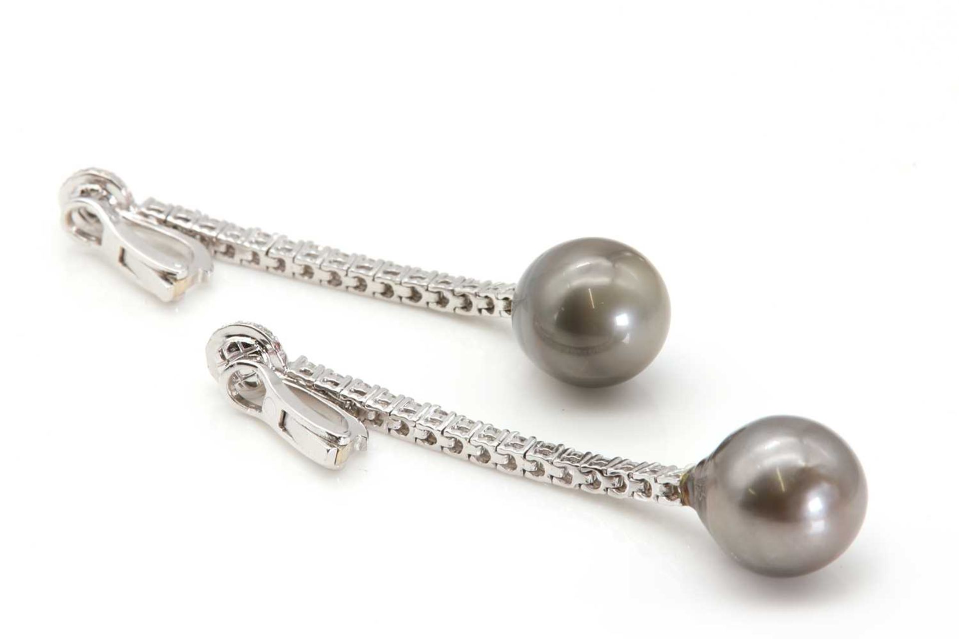 A pair of Tahitian cultured pearl and diamond drop earrings, - Bild 2 aus 2