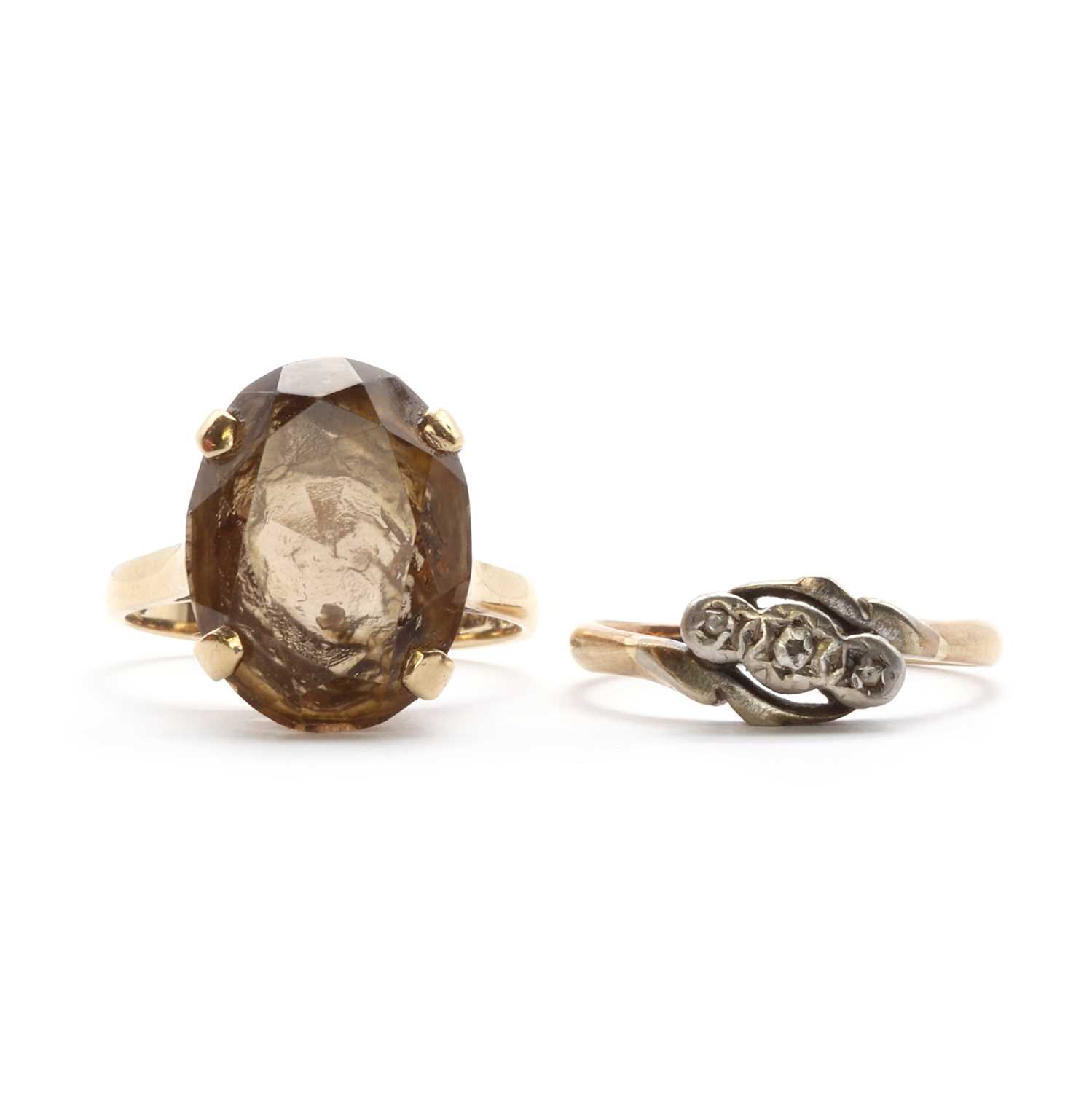 A 9ct gold single stone smoky quartz ring,