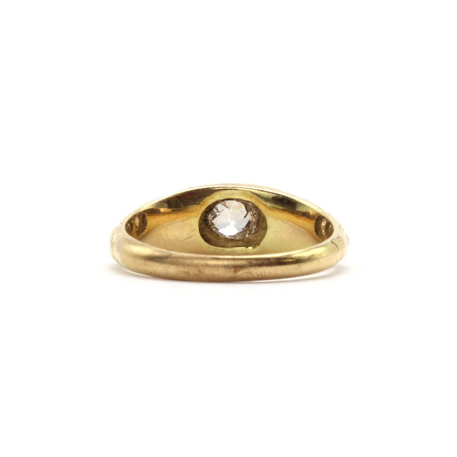 A gold diamond ring, - Bild 2 aus 3