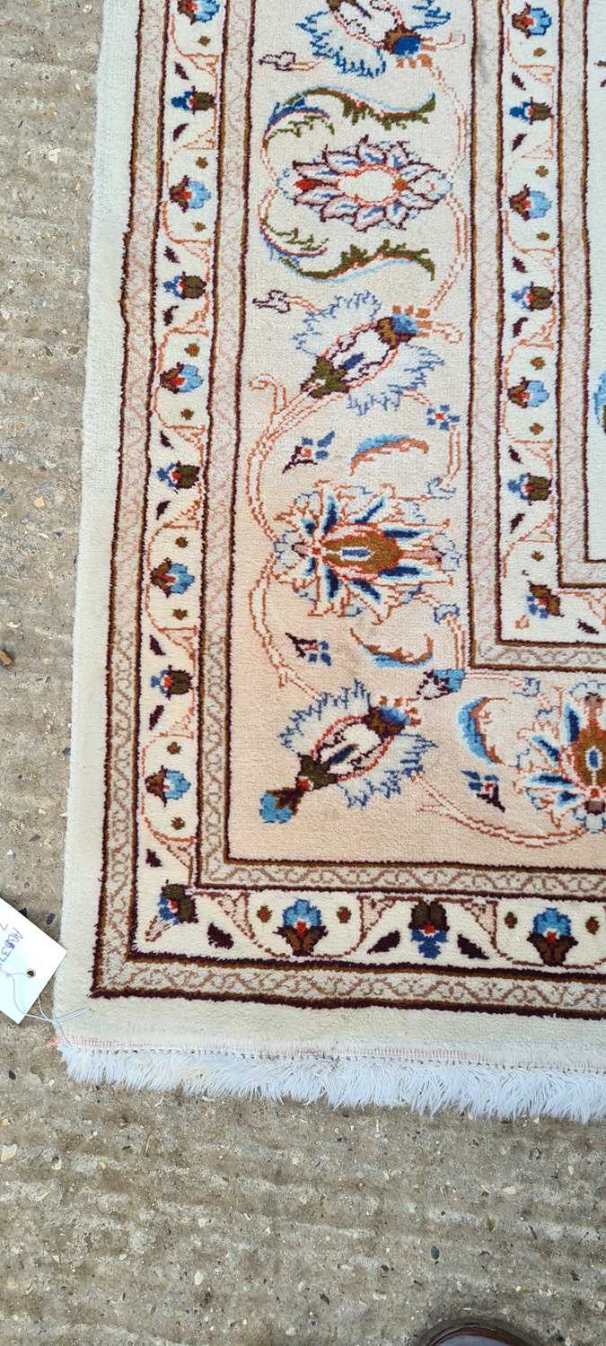 A Zeigler Mahal carpet - Image 13 of 19