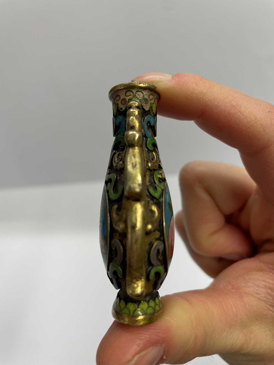 A Chinese cloisonné snuff bottle, - Image 10 of 12