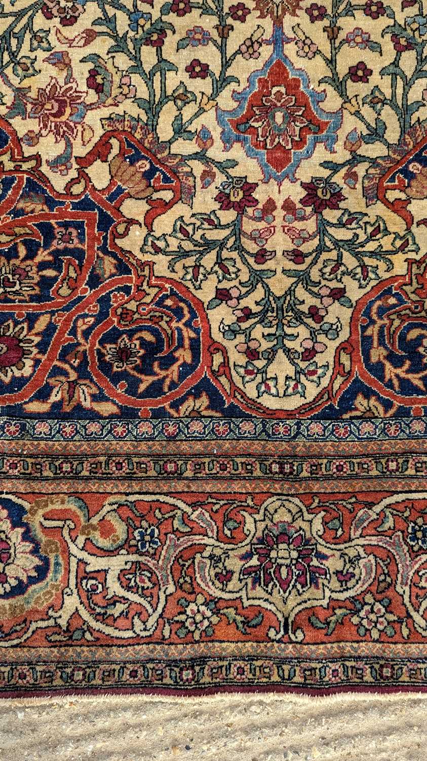An Isfahan rug, - Image 14 of 15
