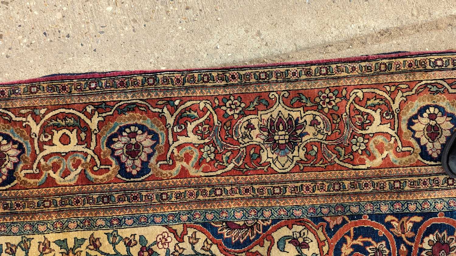 An Isfahan rug, - Image 4 of 15