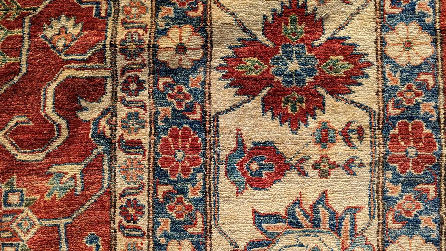 A Kazak carpet - Image 8 of 17