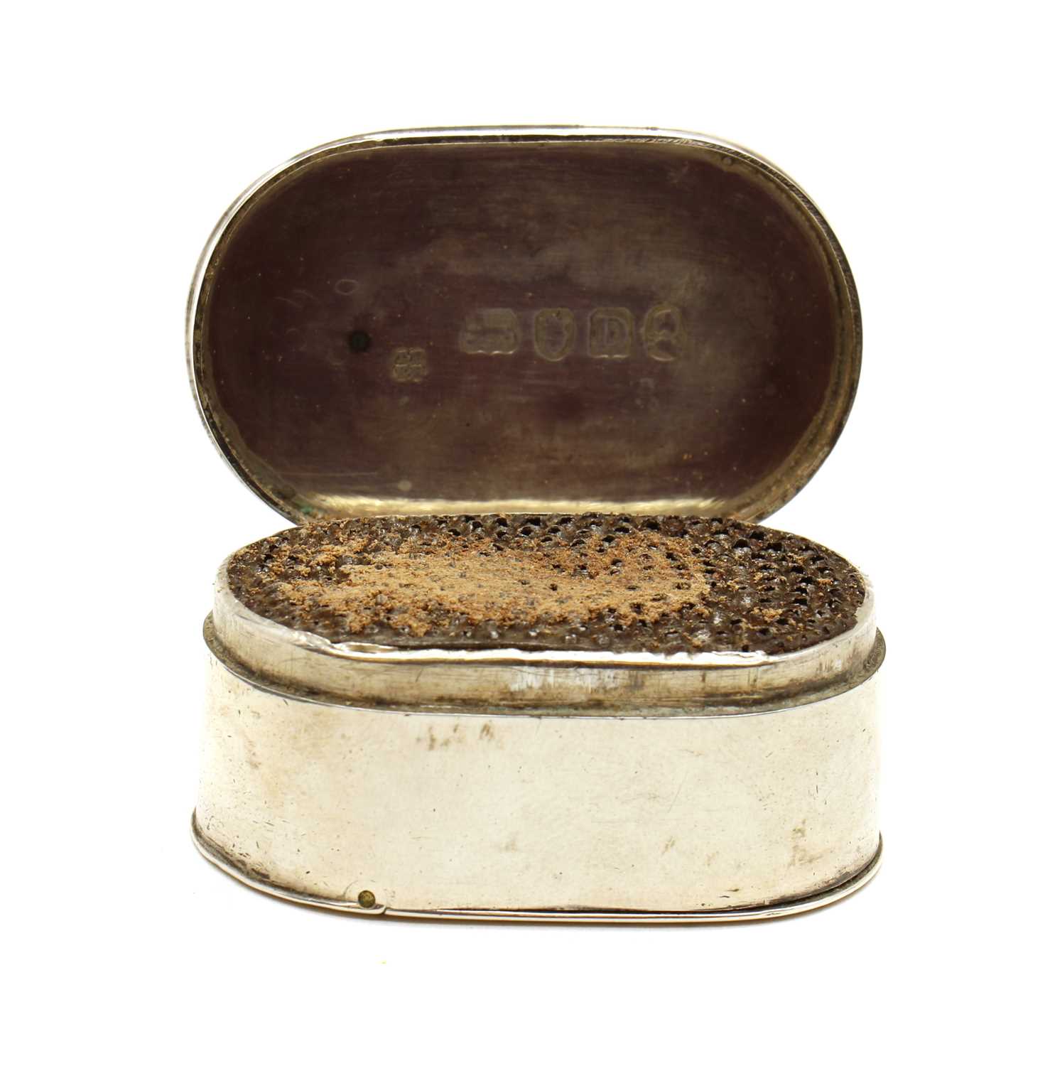 A George III silver nutmeg grater - Image 2 of 4