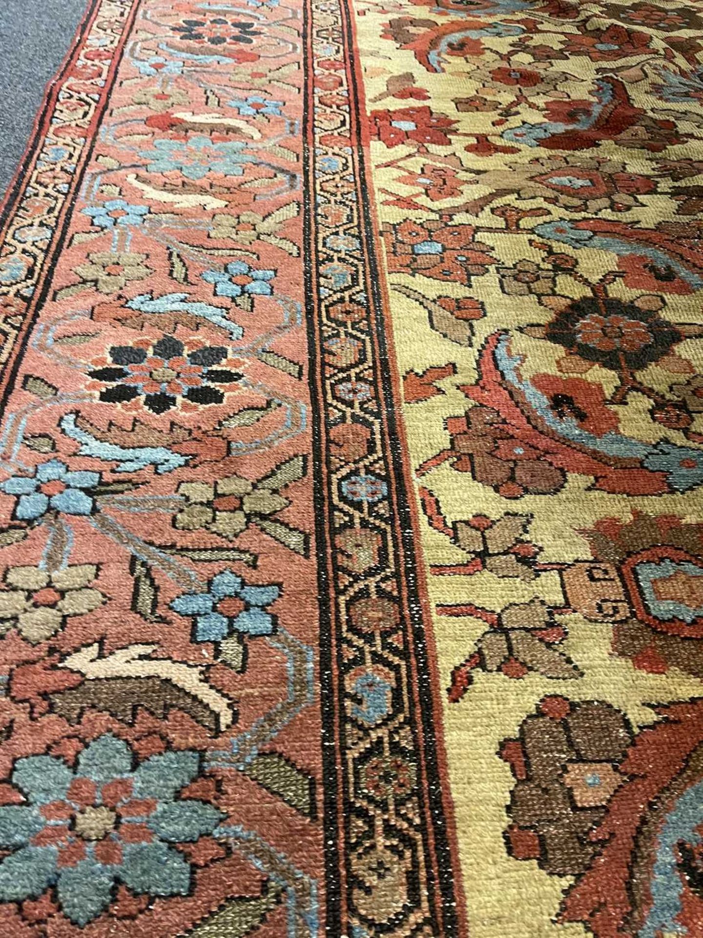 A Persian Feraghan wool carpet, - Bild 12 aus 23
