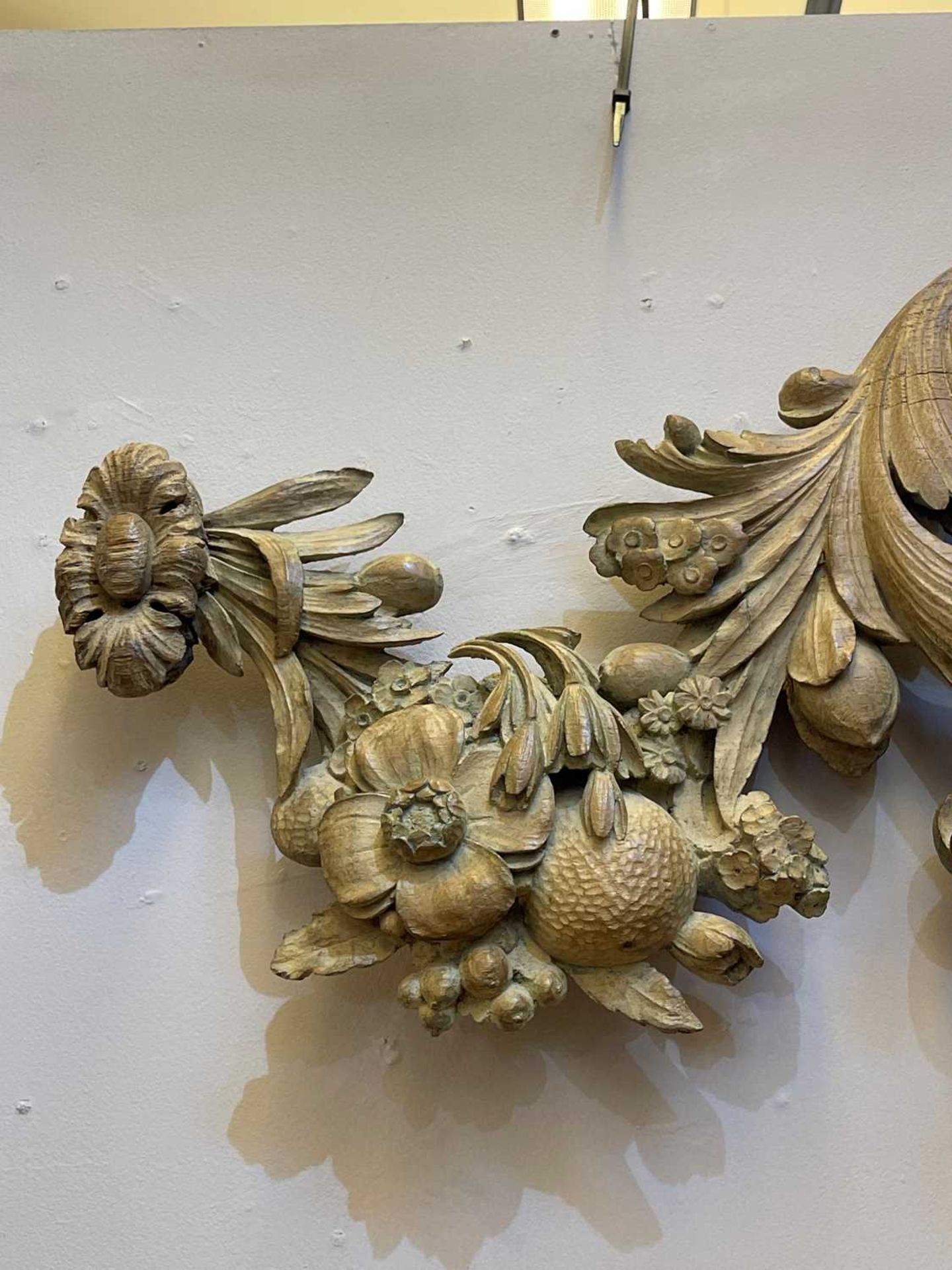 A group of carved and pierced oak wall appliqués, - Image 30 of 38