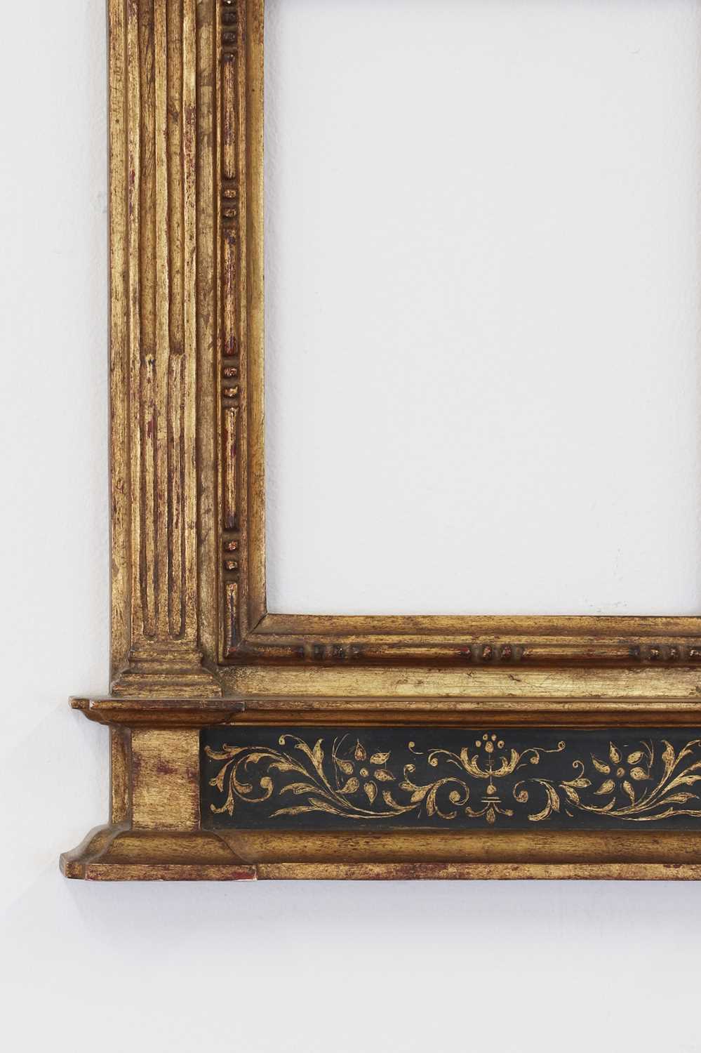 A pair of painted and giltwood tabernacle frames, - Image 3 of 10