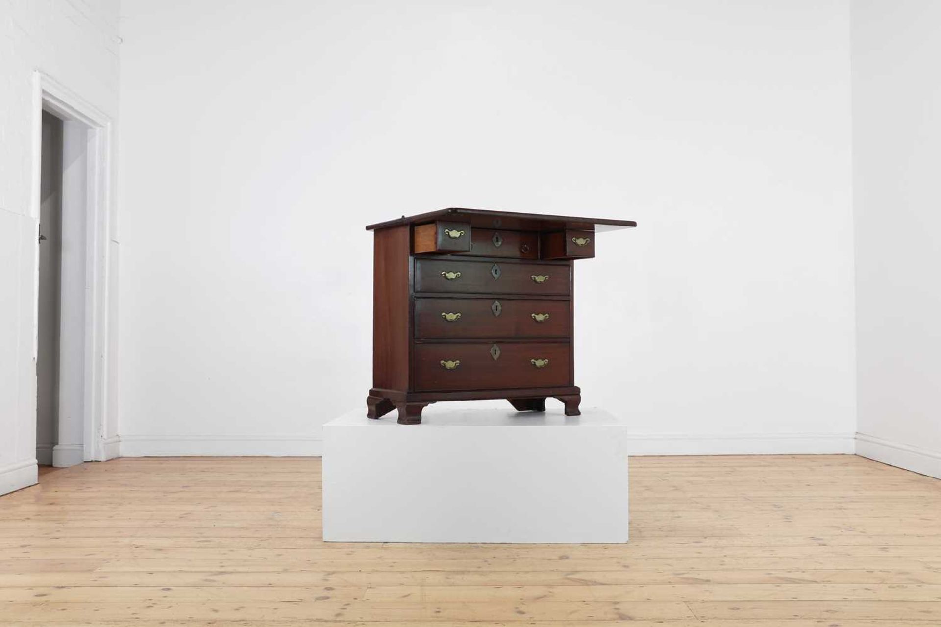 A George II mahogany bachelor's chest, - Image 4 of 6