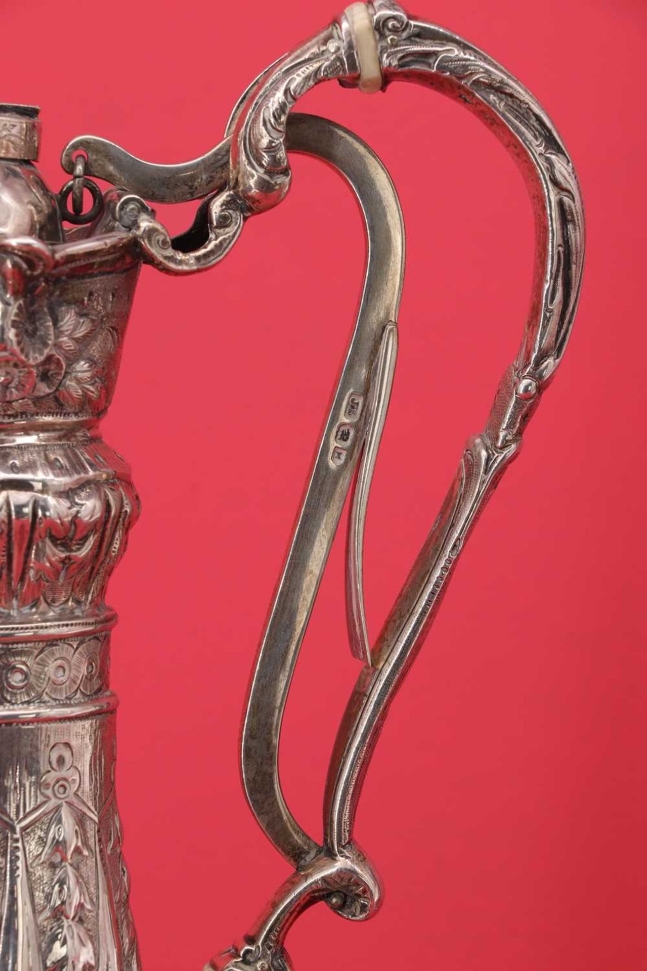 An Victorian Irish silver Armada pattern claret jug, - Bild 5 aus 23