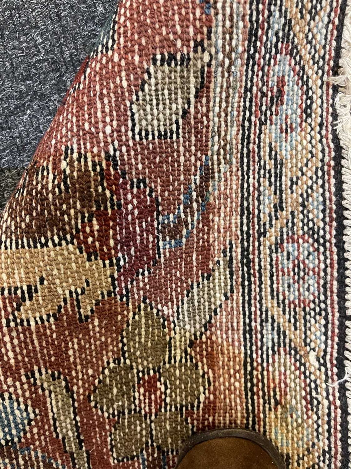 A Persian Feraghan wool carpet, - Bild 9 aus 23