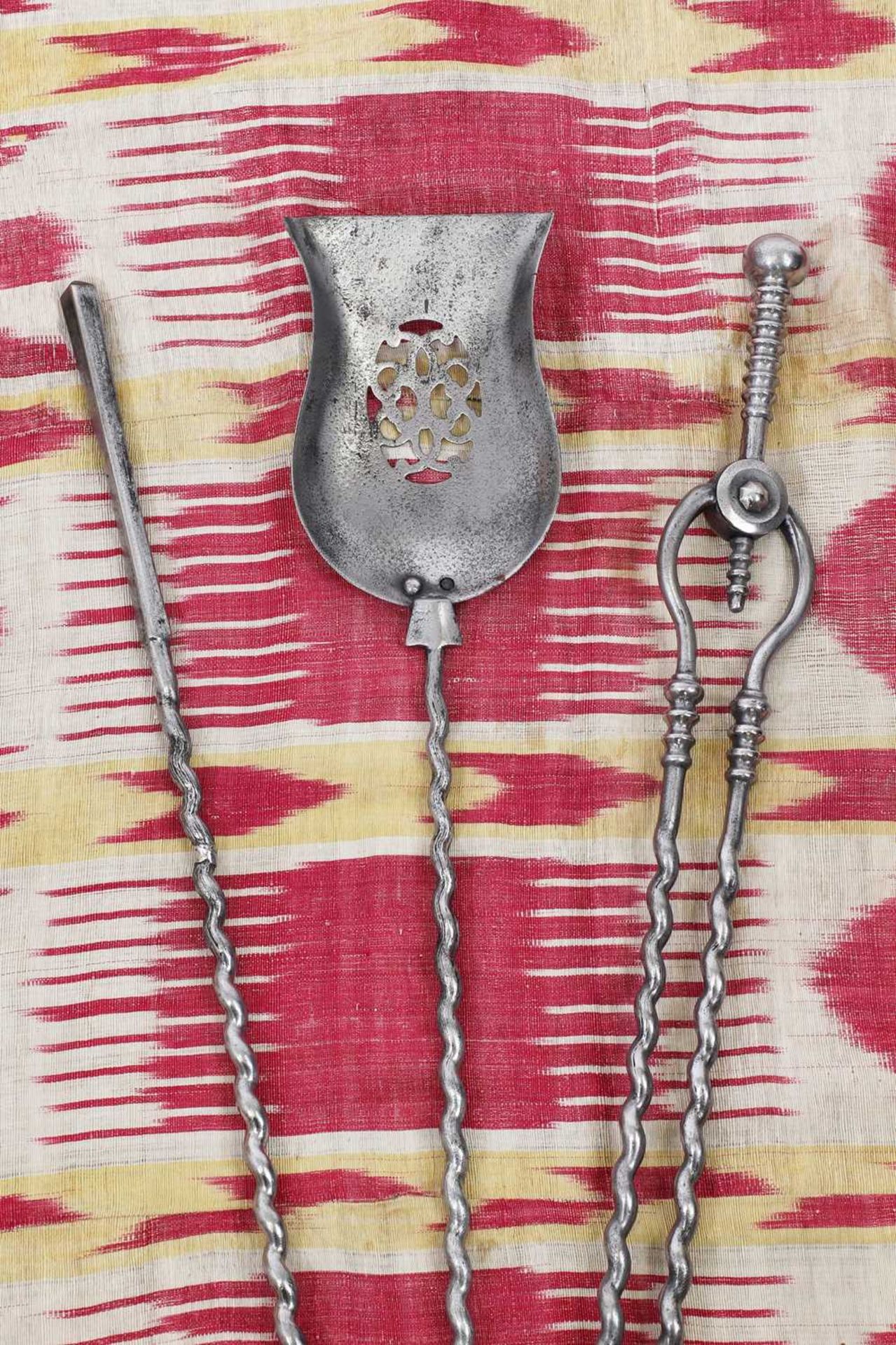 A set of George III polished steel fire tools, - Bild 2 aus 7