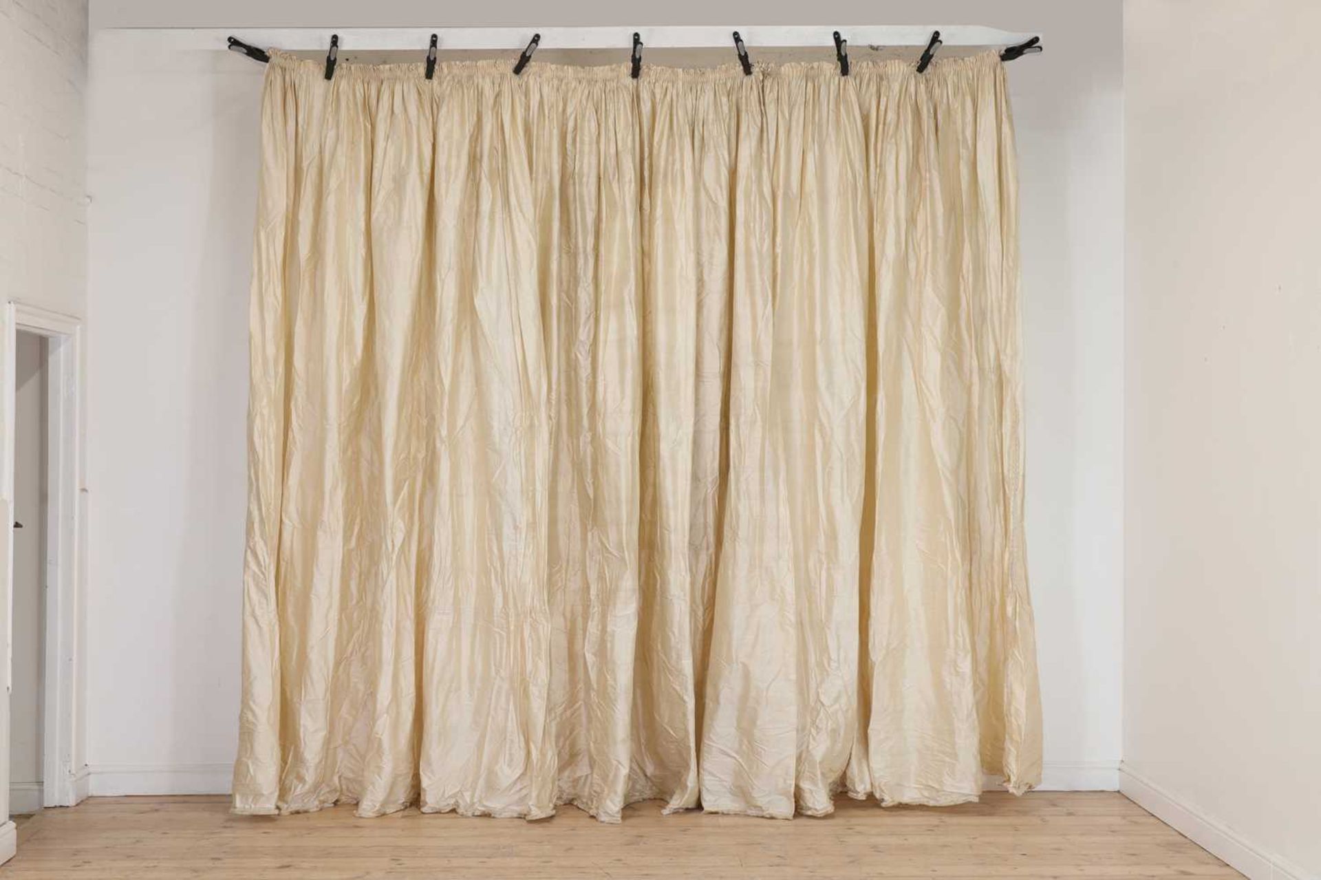 Three pairs of silk curtains, - Image 13 of 28