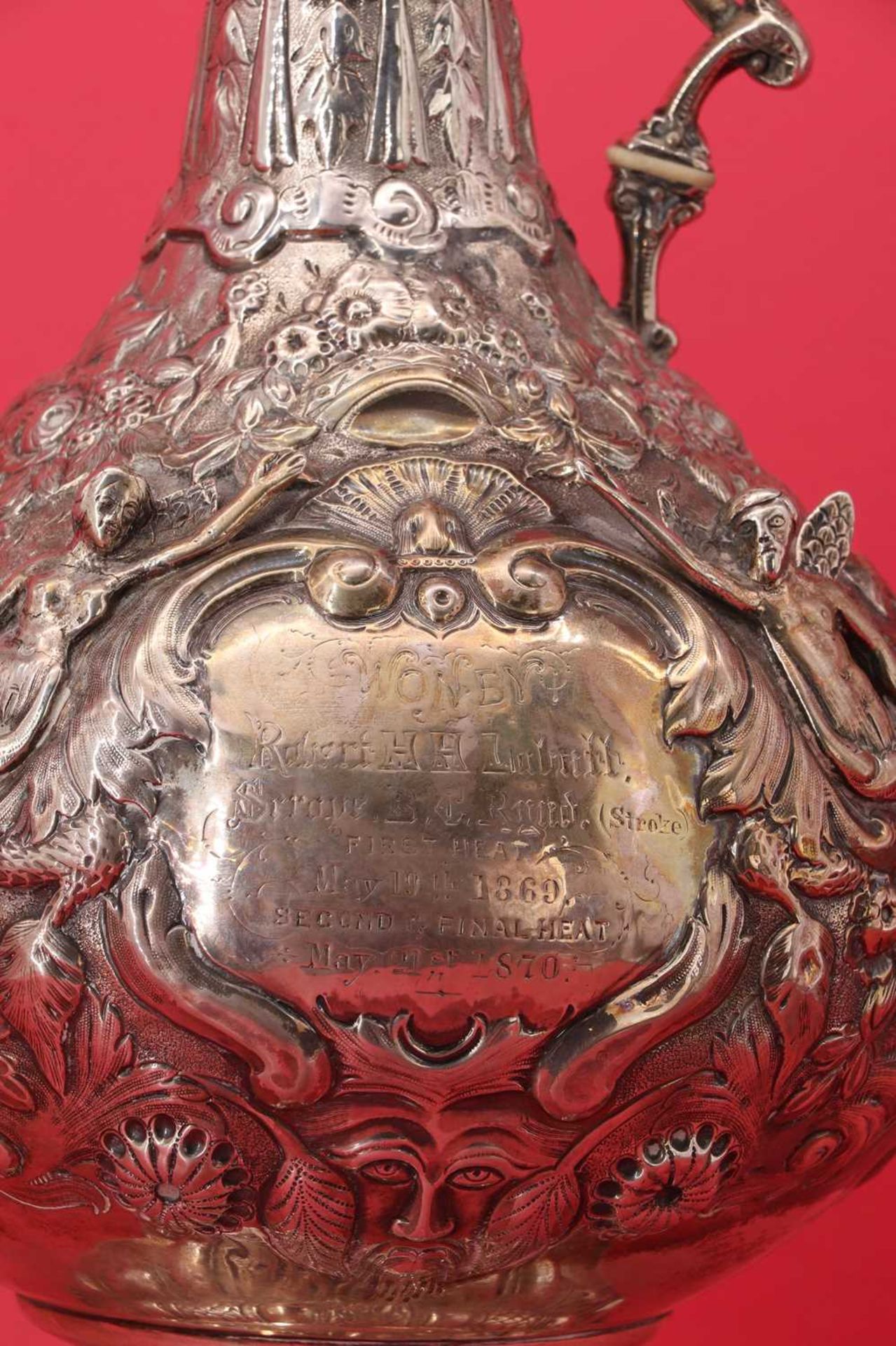 An Victorian Irish silver Armada pattern claret jug, - Bild 8 aus 23