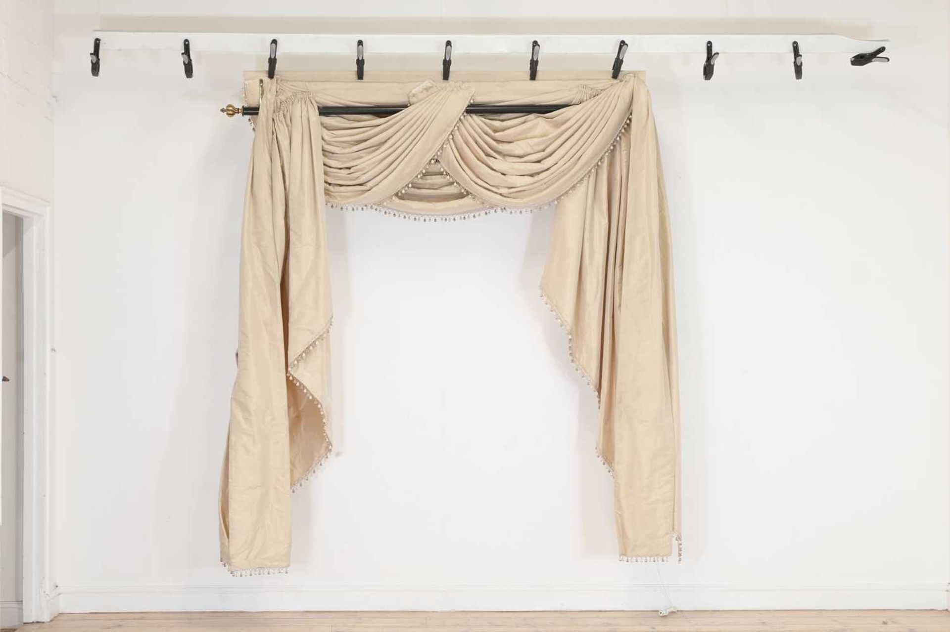 Three pairs of silk curtains, - Image 8 of 28