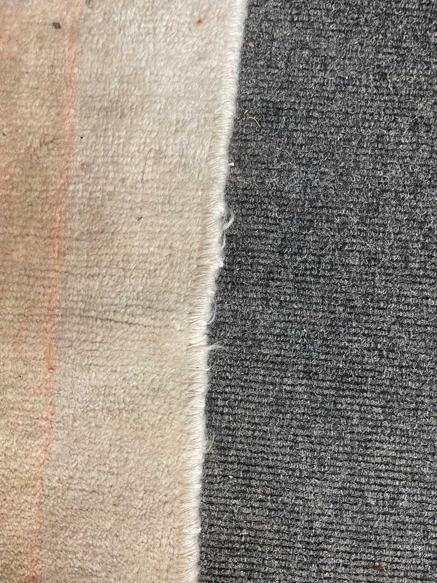 An Oushak wool carpet of Ziegler design, - Bild 17 aus 19