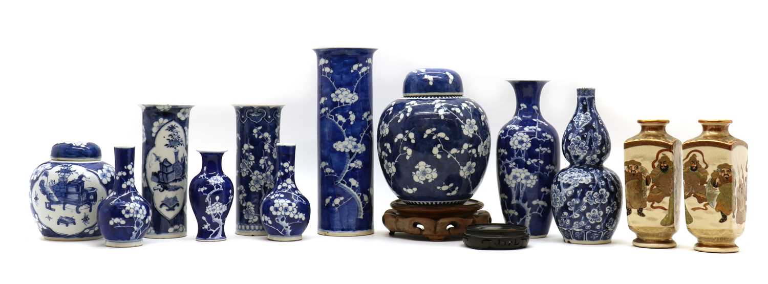 A collection of Chinese blue and white, - Image 2 of 62