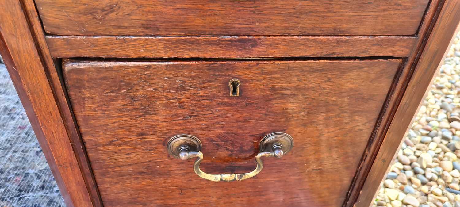 An Edwardian mahogany pedestal desk - Image 18 of 43