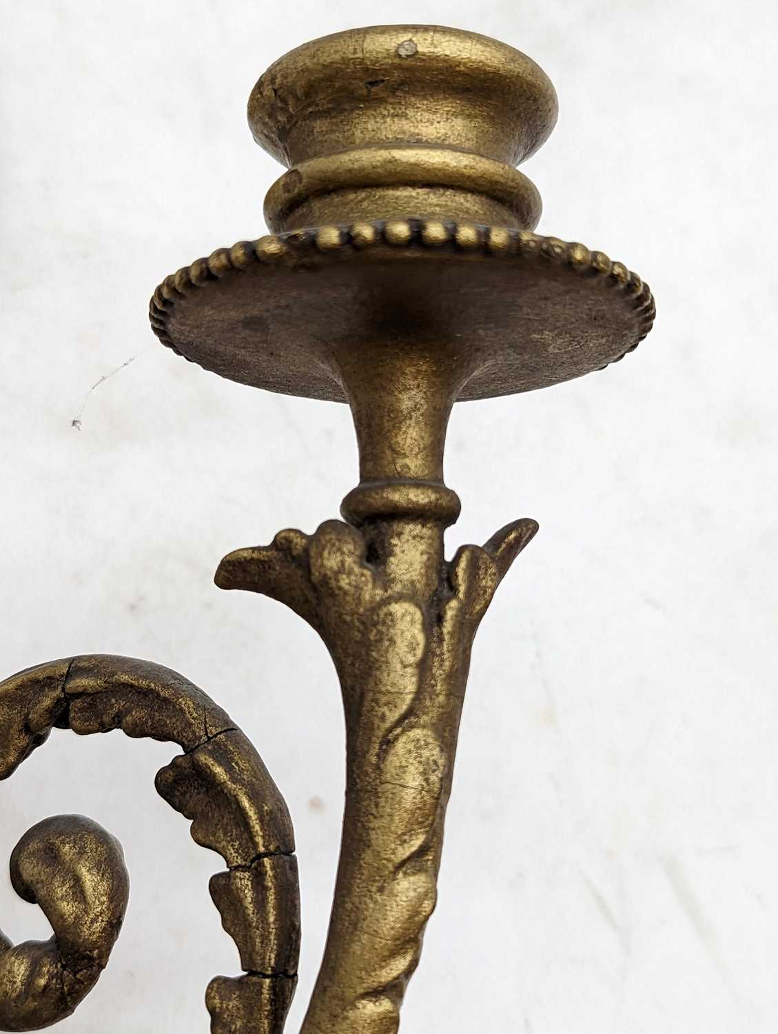 A pair of gilt and composition wall sconces - Image 6 of 27