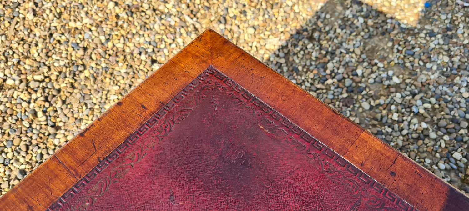 An Edwardian mahogany pedestal desk - Image 21 of 43