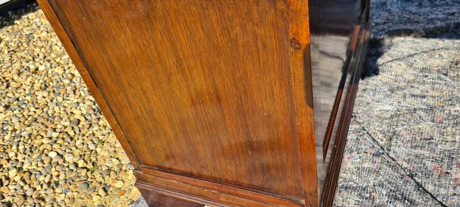 An Edwardian mahogany pedestal desk - Image 34 of 43