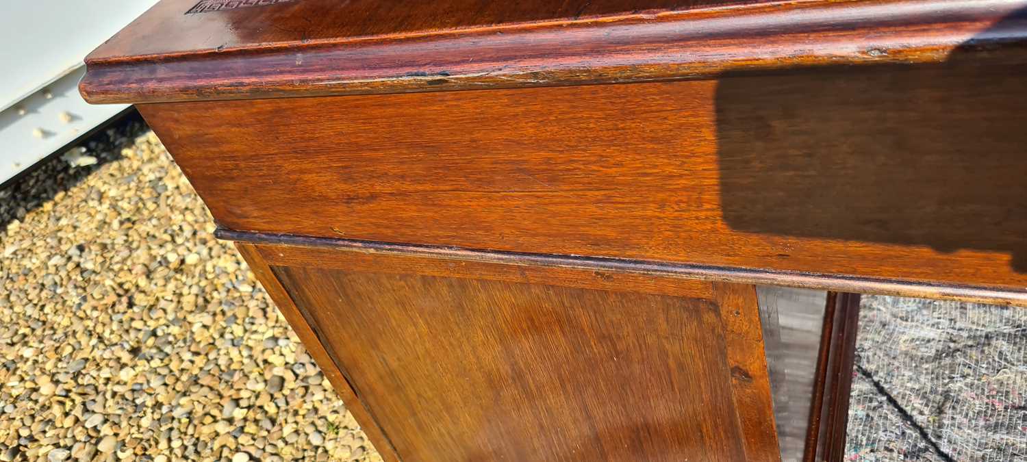 An Edwardian mahogany pedestal desk - Image 23 of 43
