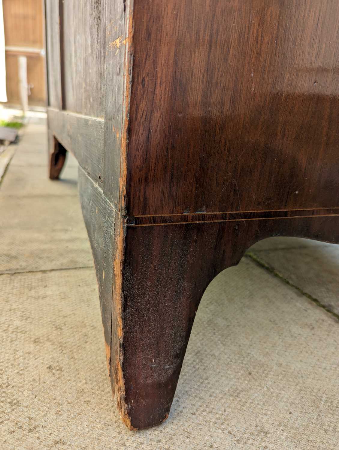 A Regency mahogany bachelor's bow front chest of drawers - Image 43 of 68