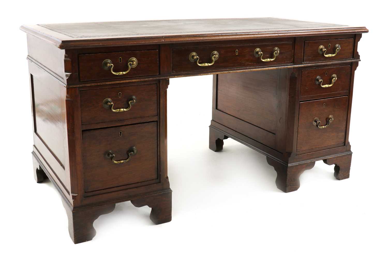 An Edwardian mahogany pedestal desk