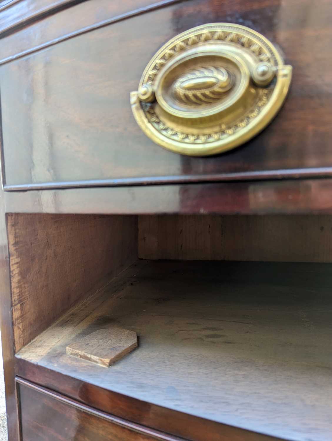 A Regency mahogany bachelor's bow front chest of drawers - Image 34 of 68