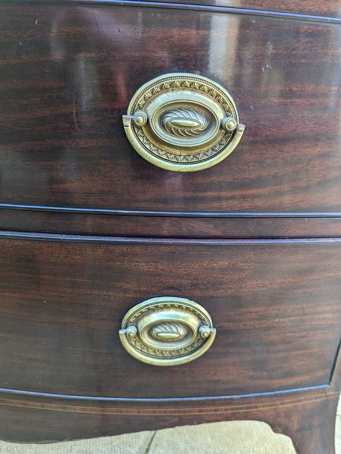 A Regency mahogany bachelor's bow front chest of drawers - Image 17 of 68