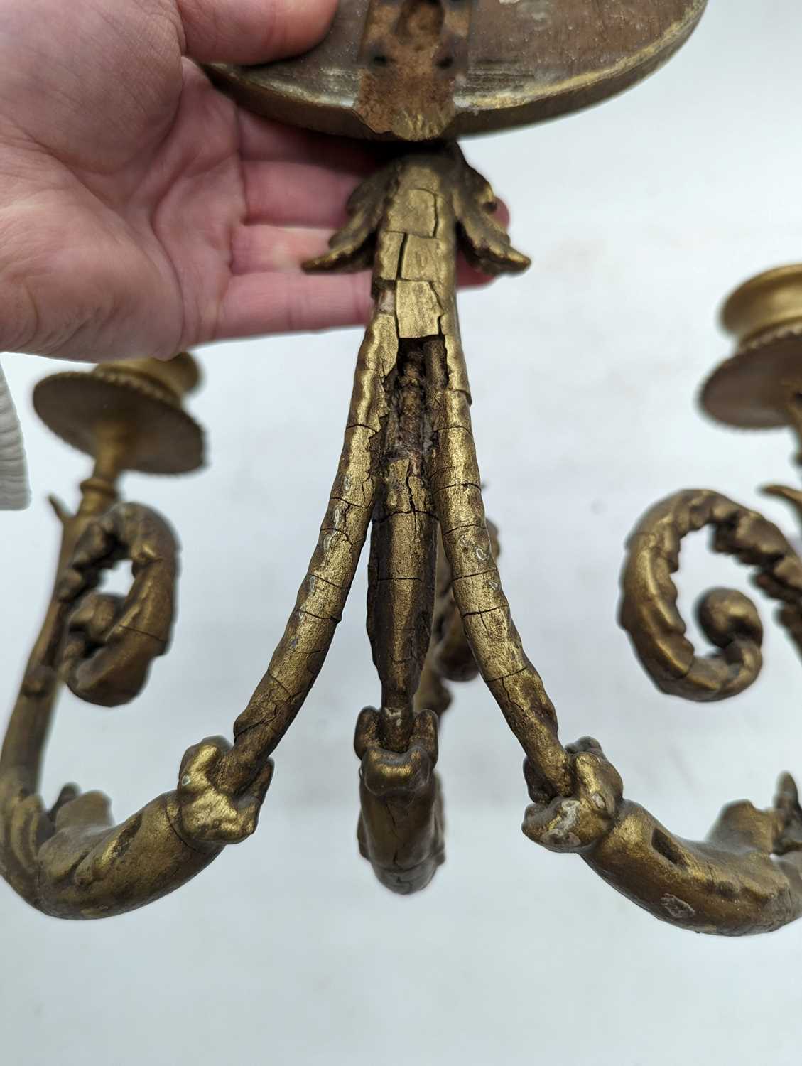 A pair of gilt and composition wall sconces - Image 22 of 27
