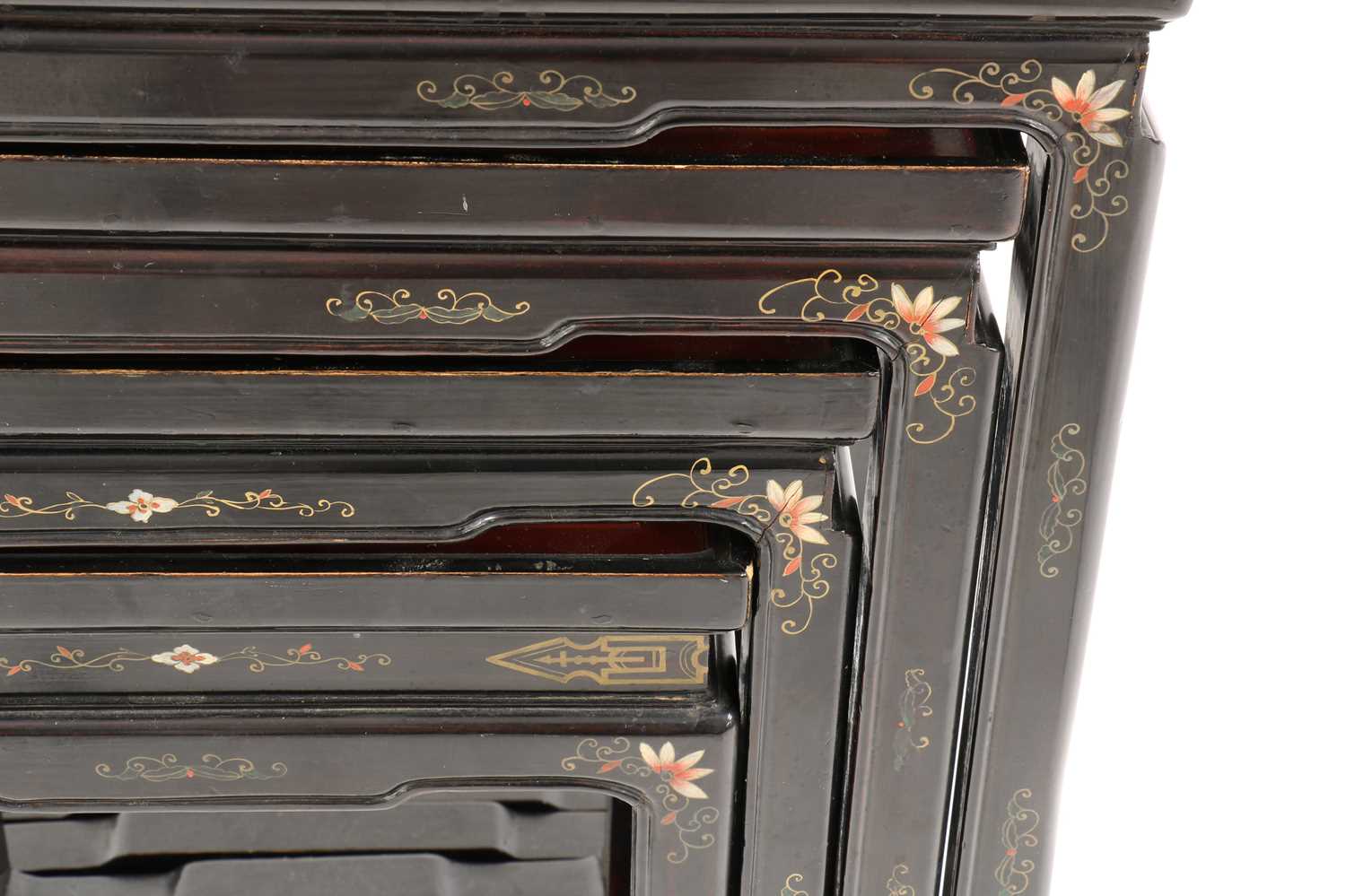A Chinese nest of four lacquered tables - Image 5 of 5