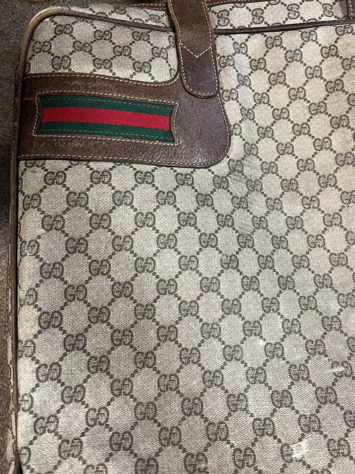 A Vintage Gucci soft-sided suitcase, - Bild 2 aus 20