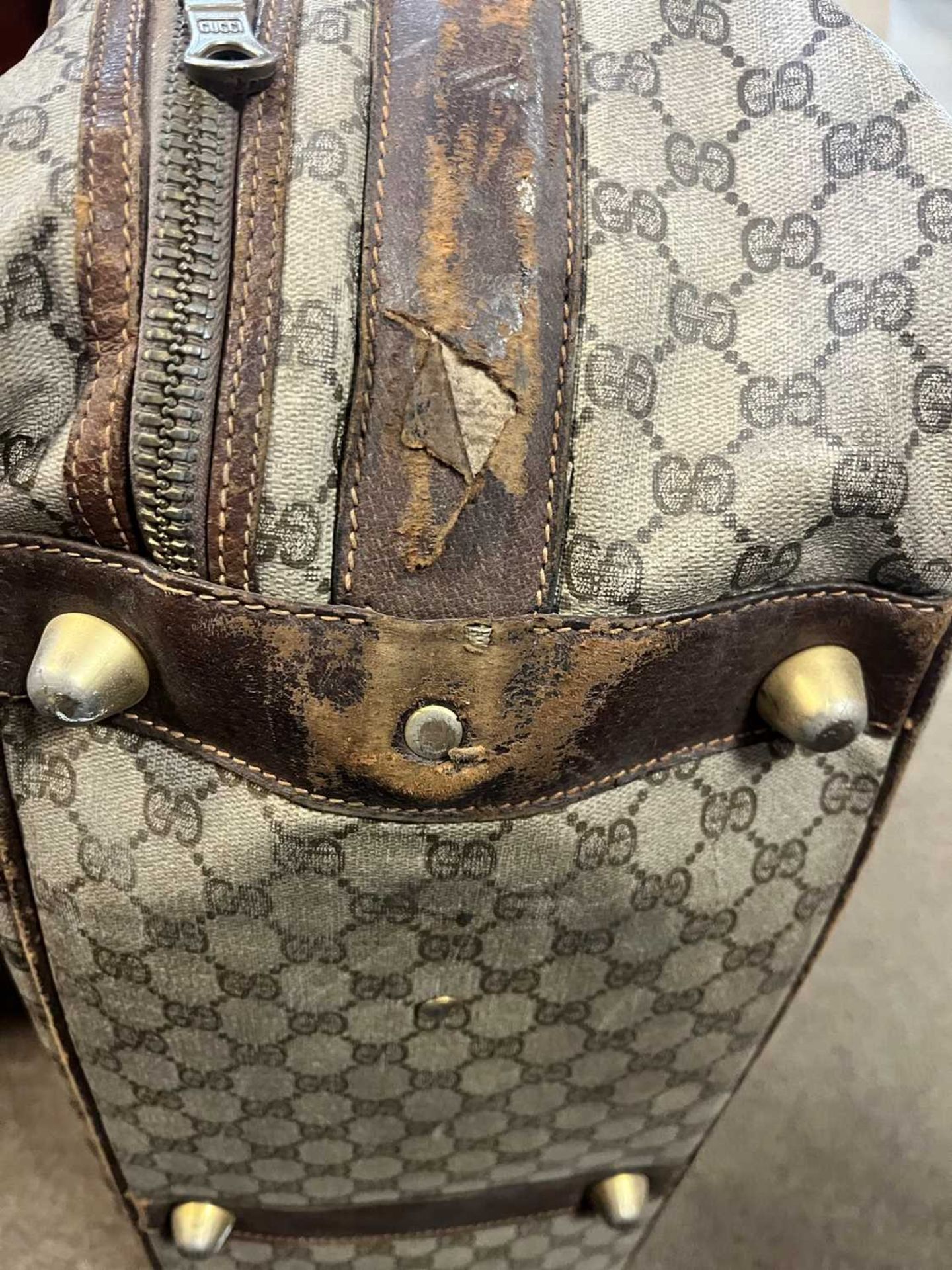 A Vintage Gucci soft-sided suitcase, - Bild 5 aus 20