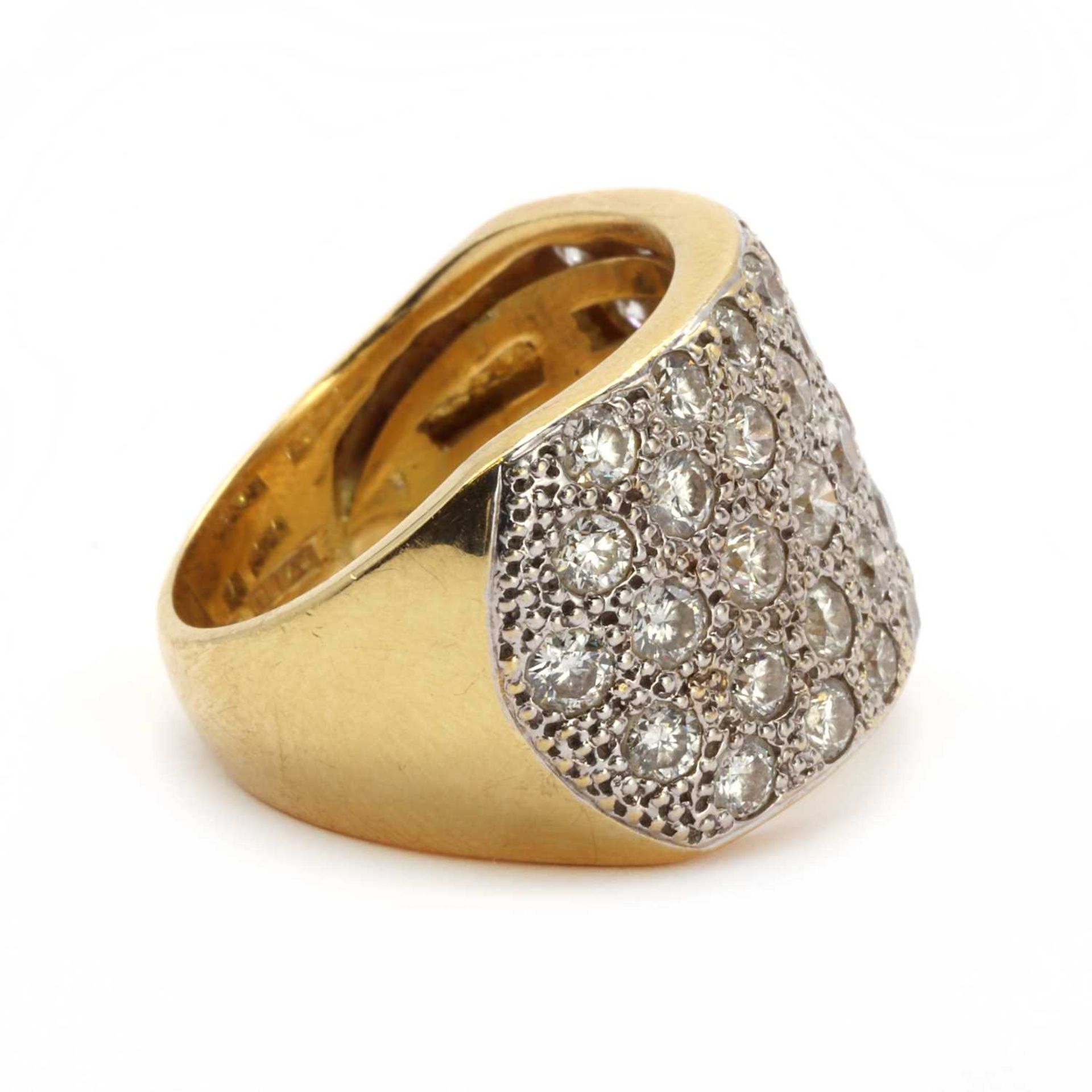 An 18ct gold diamond dress ring, - Bild 2 aus 3