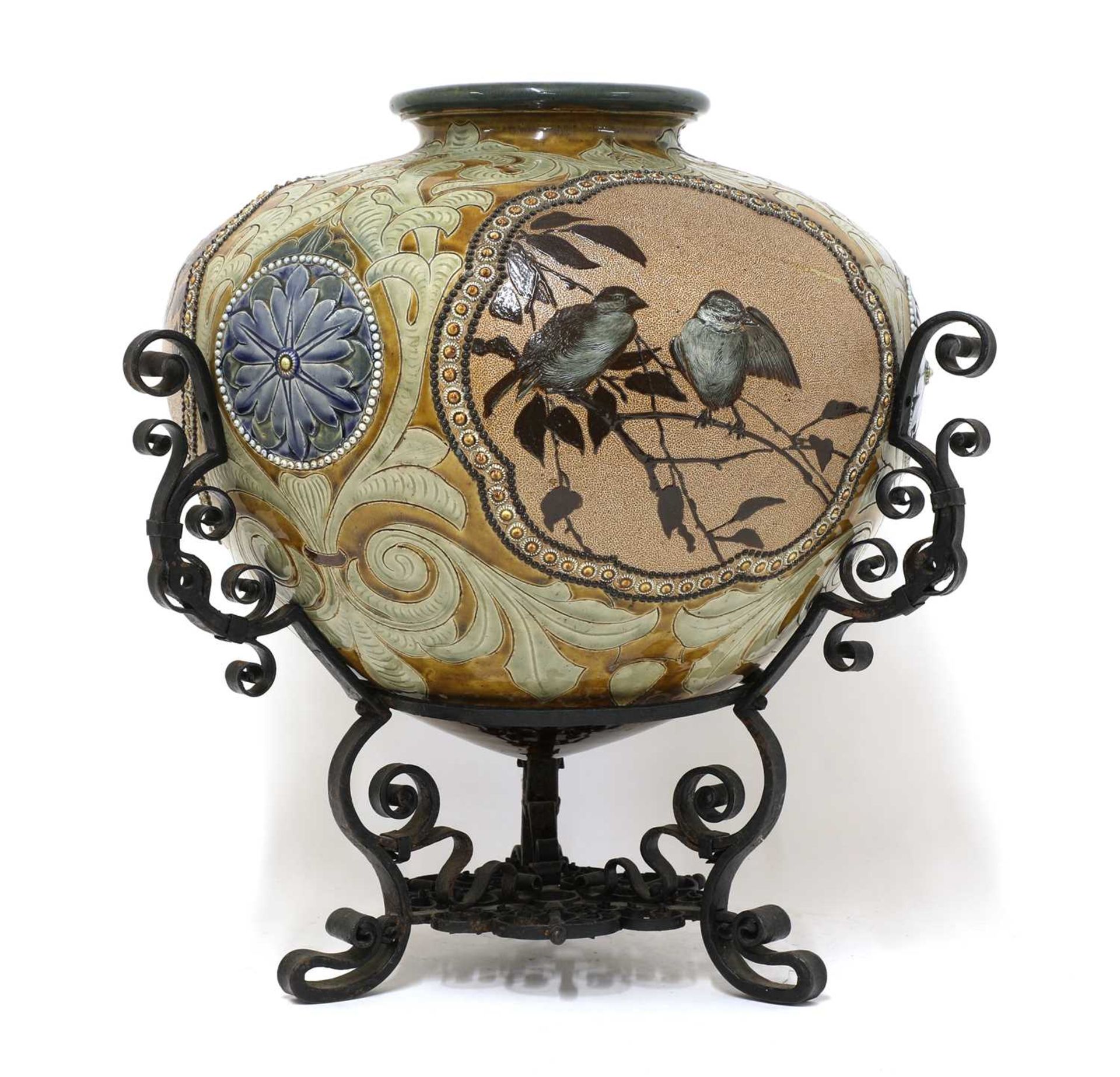 A Doulton Lambeth stoneware vase, - Bild 2 aus 4
