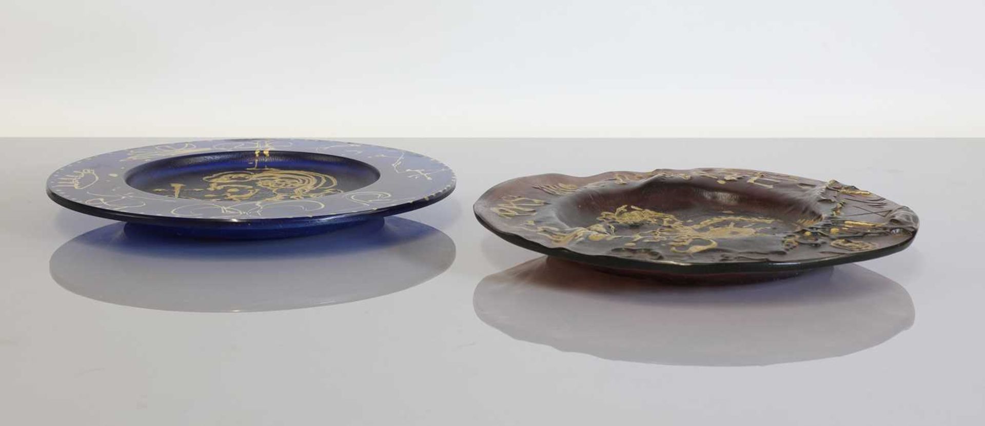 Two Daum molten glass plates 'Triomphe' and 'Ceci n'est pas une Assiette', - Bild 3 aus 5