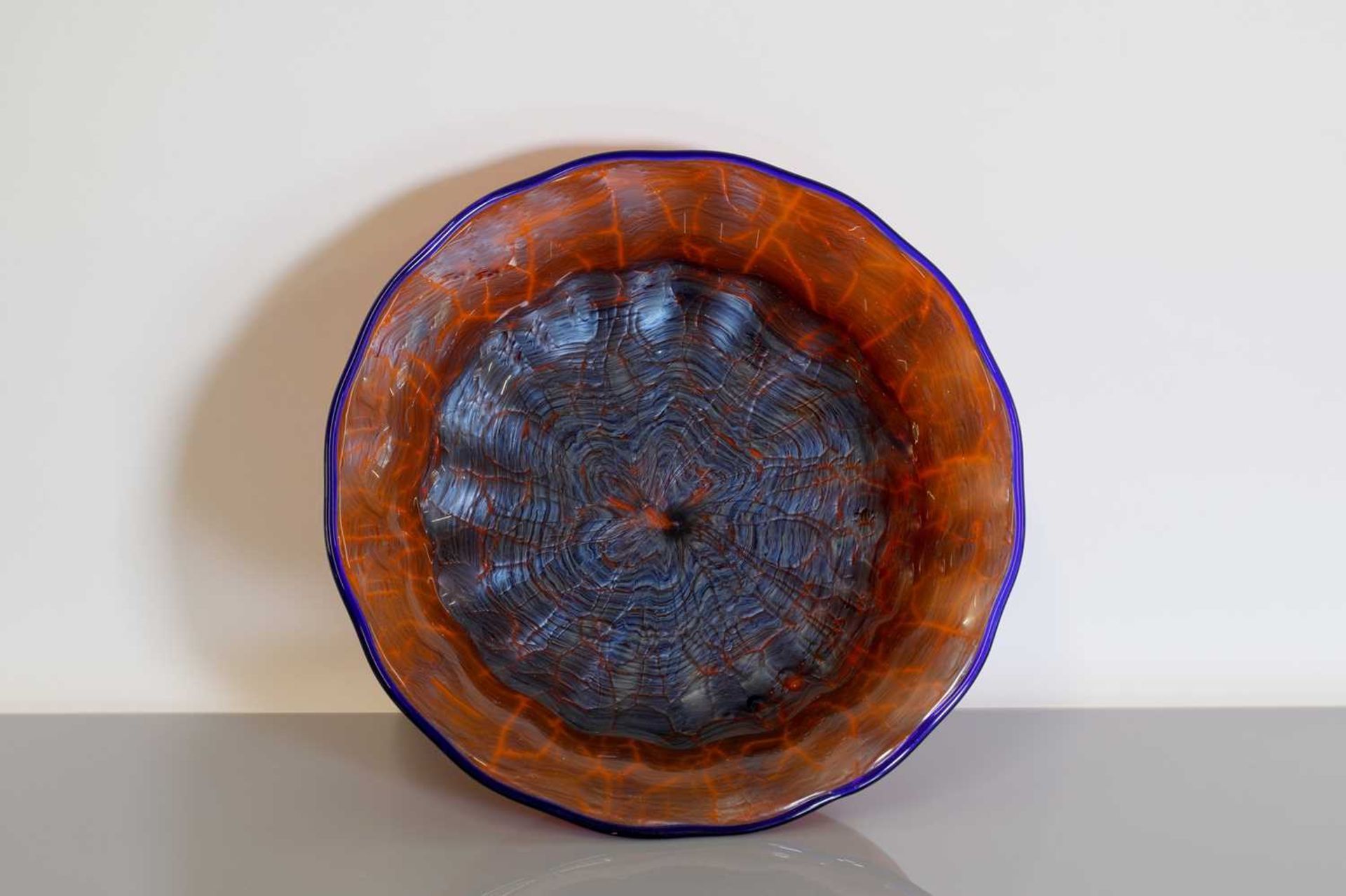 A Loetz glass bowl, - Bild 3 aus 4