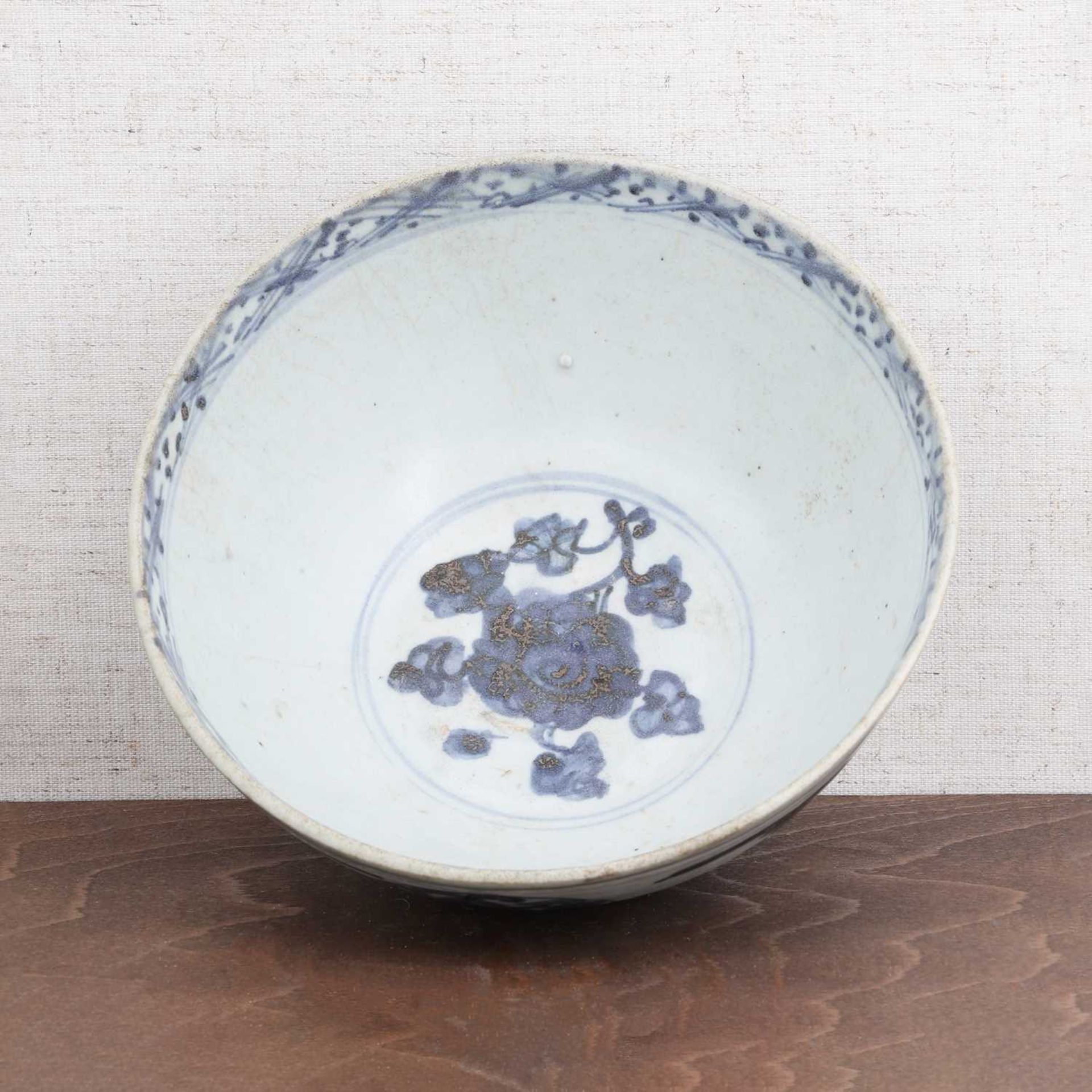A Chinese blue and white bowl, - Image 4 of 5