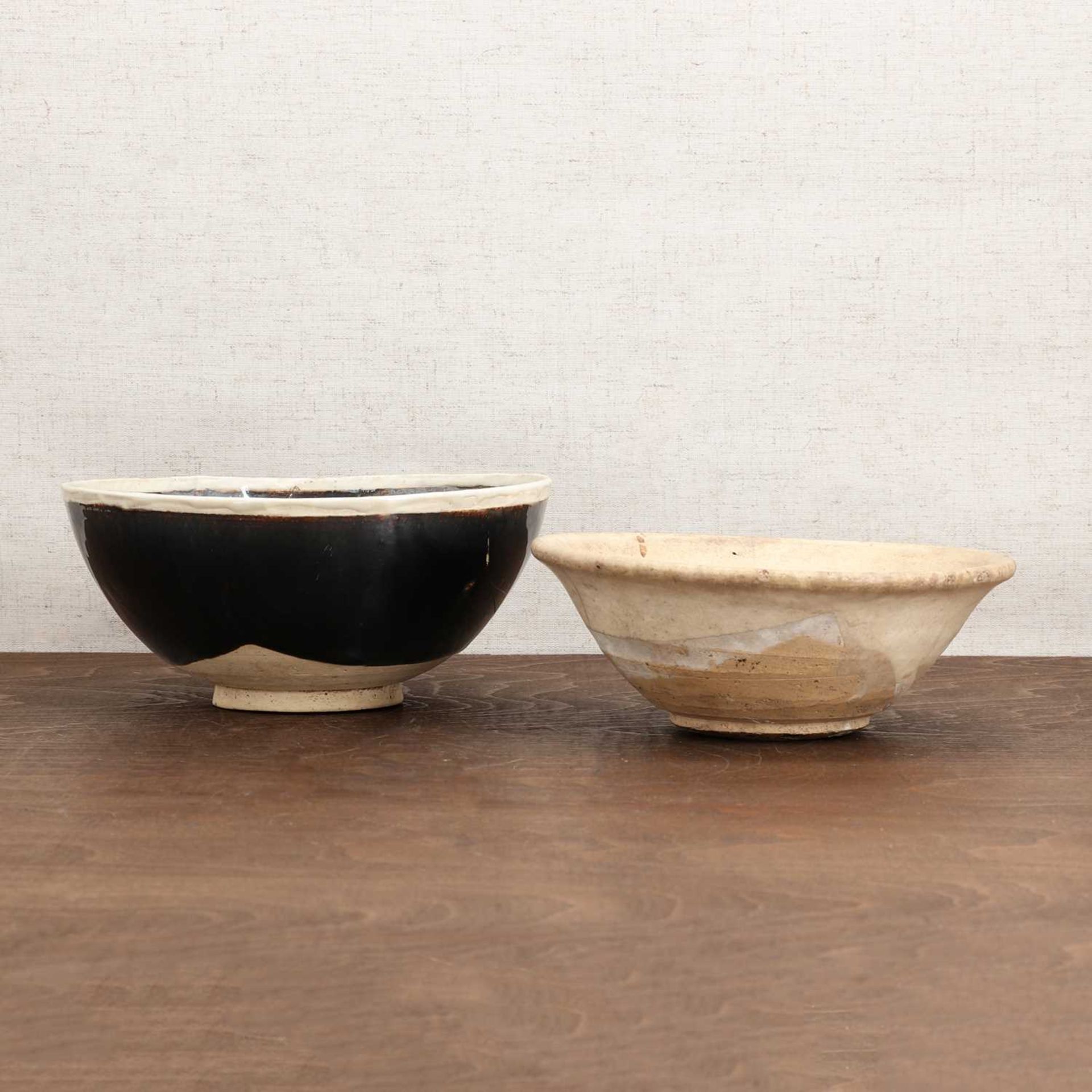 A Chinese Cizhou ware bowl, - Bild 3 aus 5