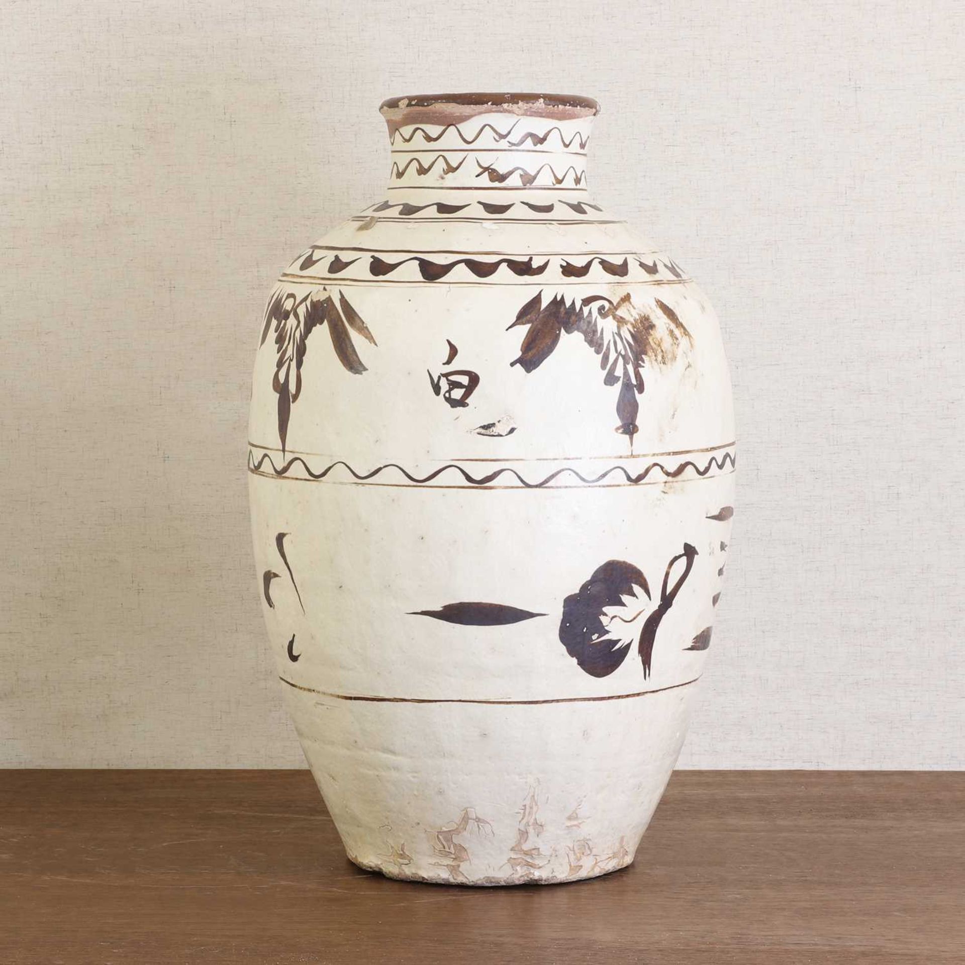 A large Chinese Cizhou ware vase, - Bild 2 aus 11