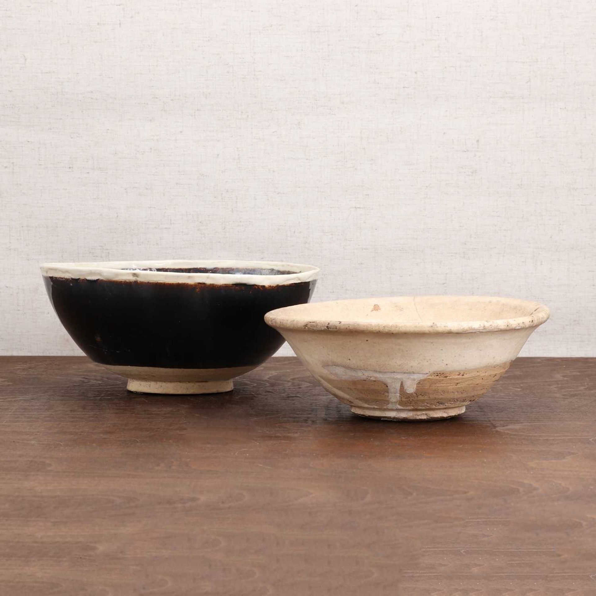 A Chinese Cizhou ware bowl, - Bild 2 aus 5