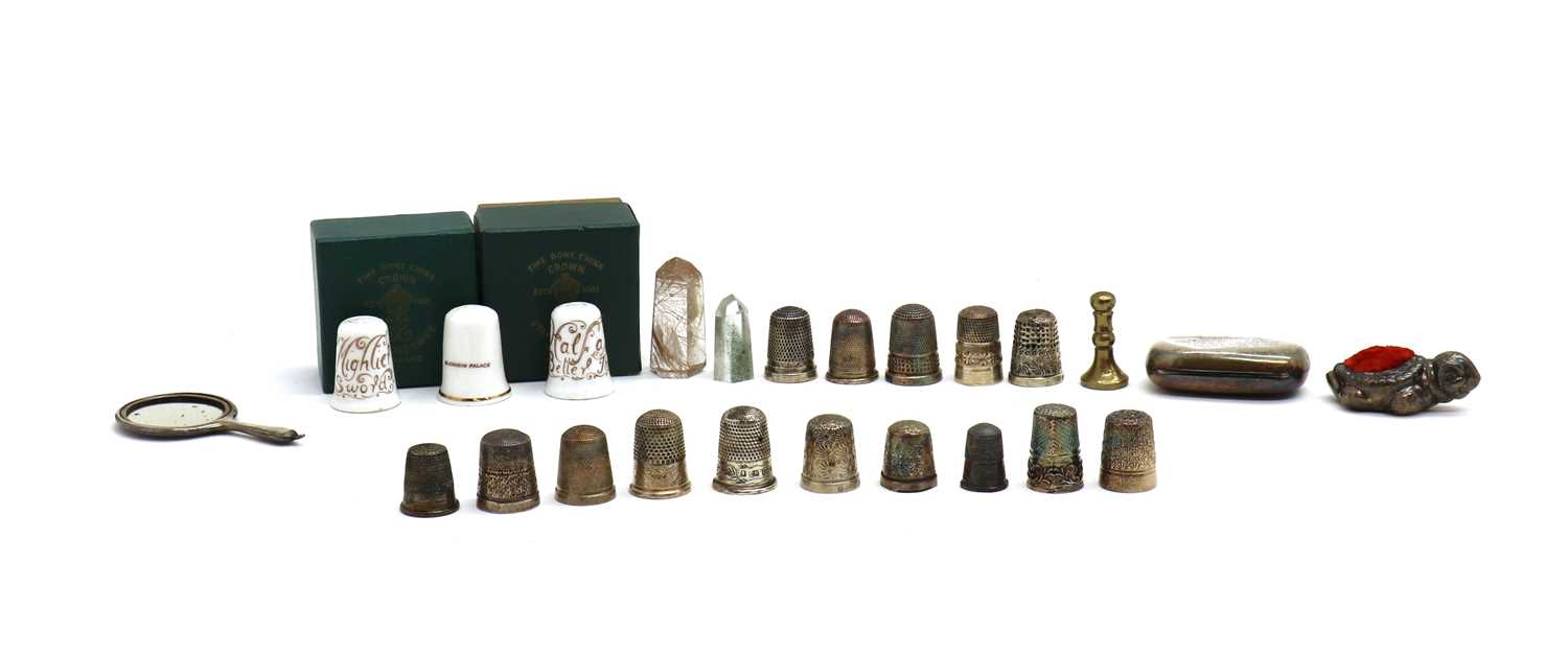 A collection of fourteen silver thimbles - Image 2 of 2