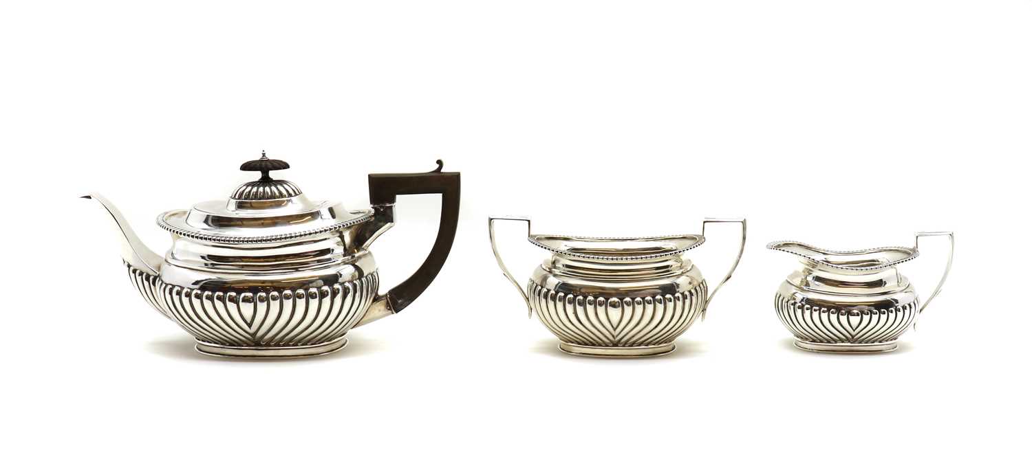 A silver three piece tea service - Image 2 of 3