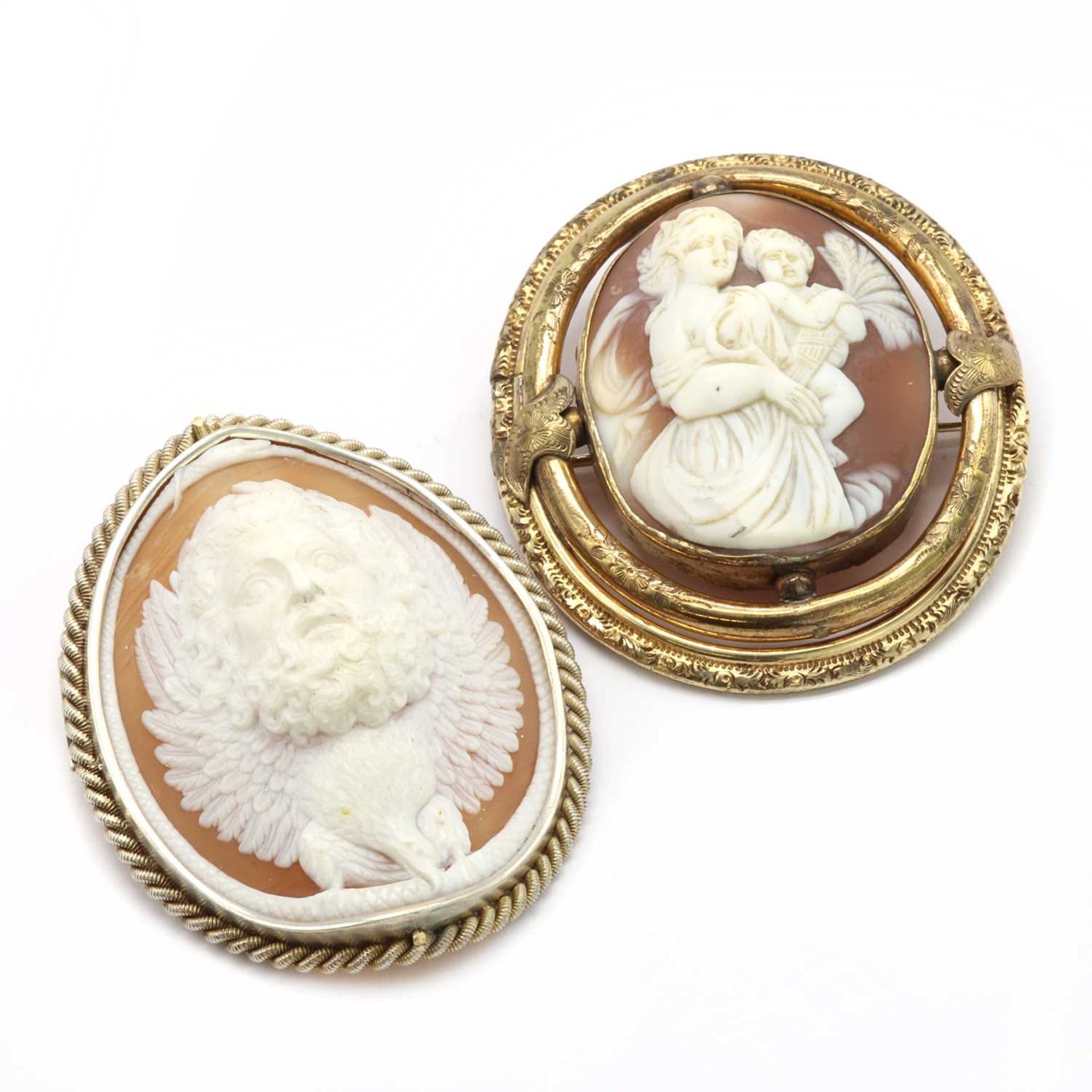A Victorian rolled gold shell cameo brooch,