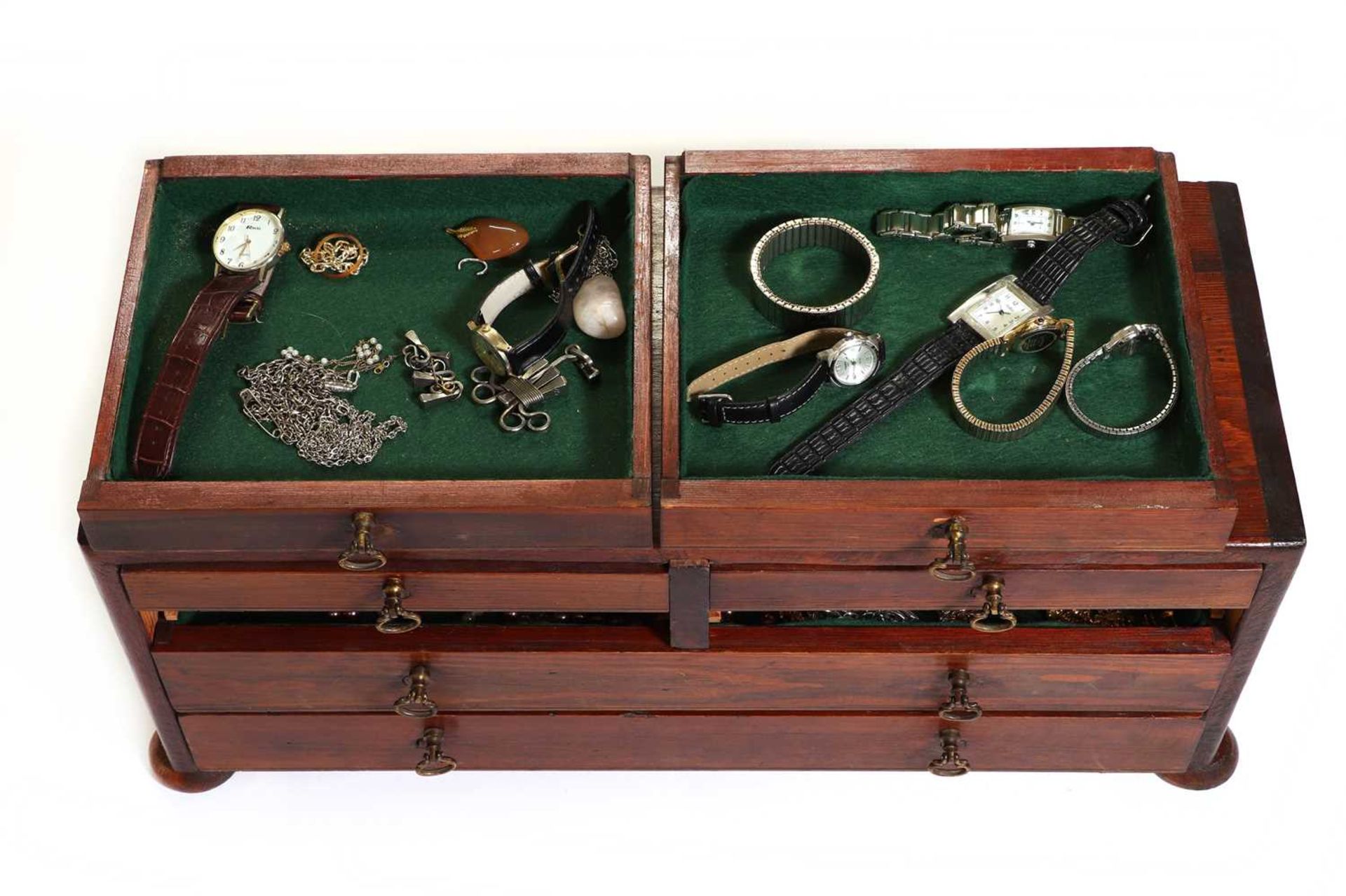 A jewellery box containing a small collection of gold, silver and costume jewellery, - Image 2 of 4