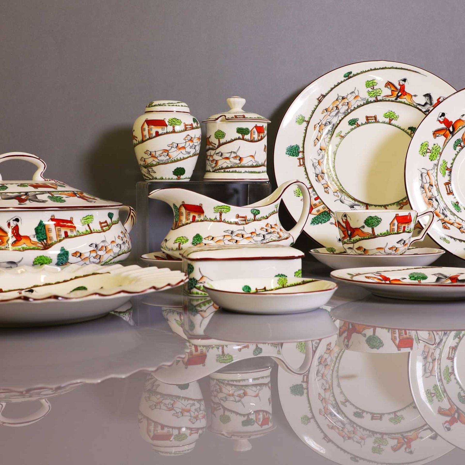 A Crown Staffordshire tea and dinner service, - Bild 3 aus 5