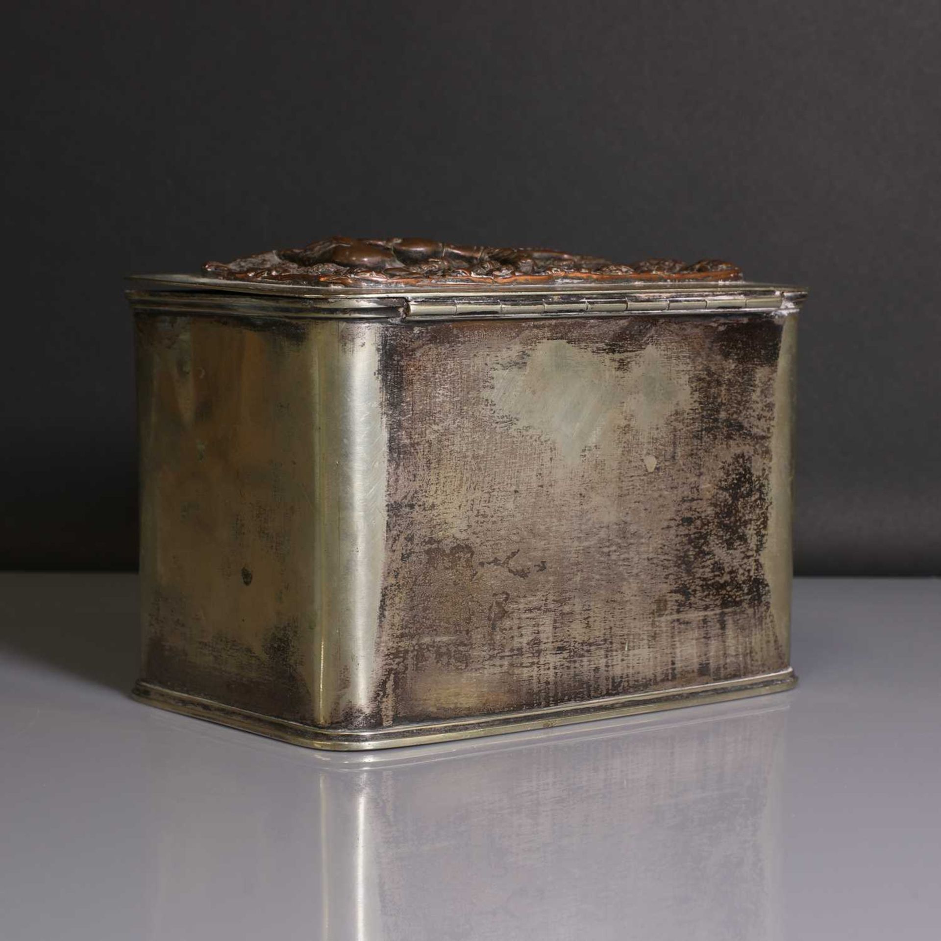 A silver-plated tea caddy - Bild 4 aus 7