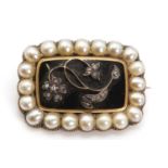 A Georgian memorial brooch, c.1800,